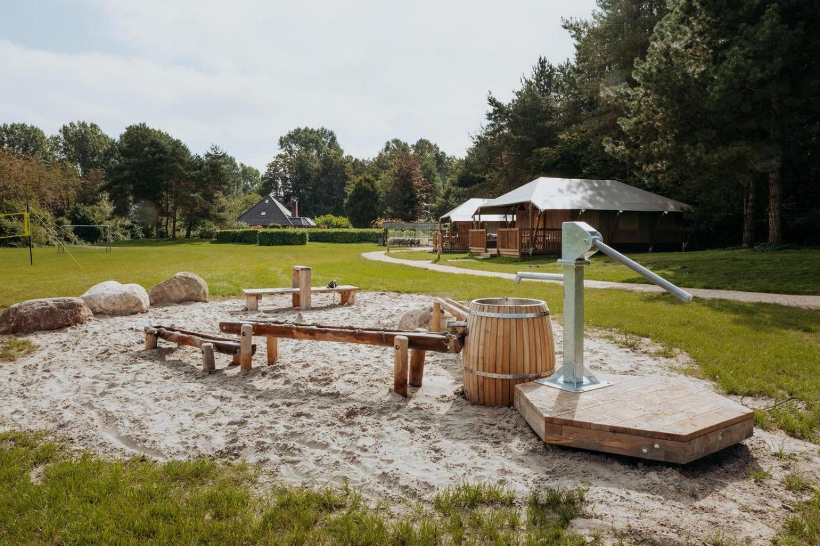 זייוולדה Glamping Lodge With Eco-Wellness מראה חיצוני תמונה